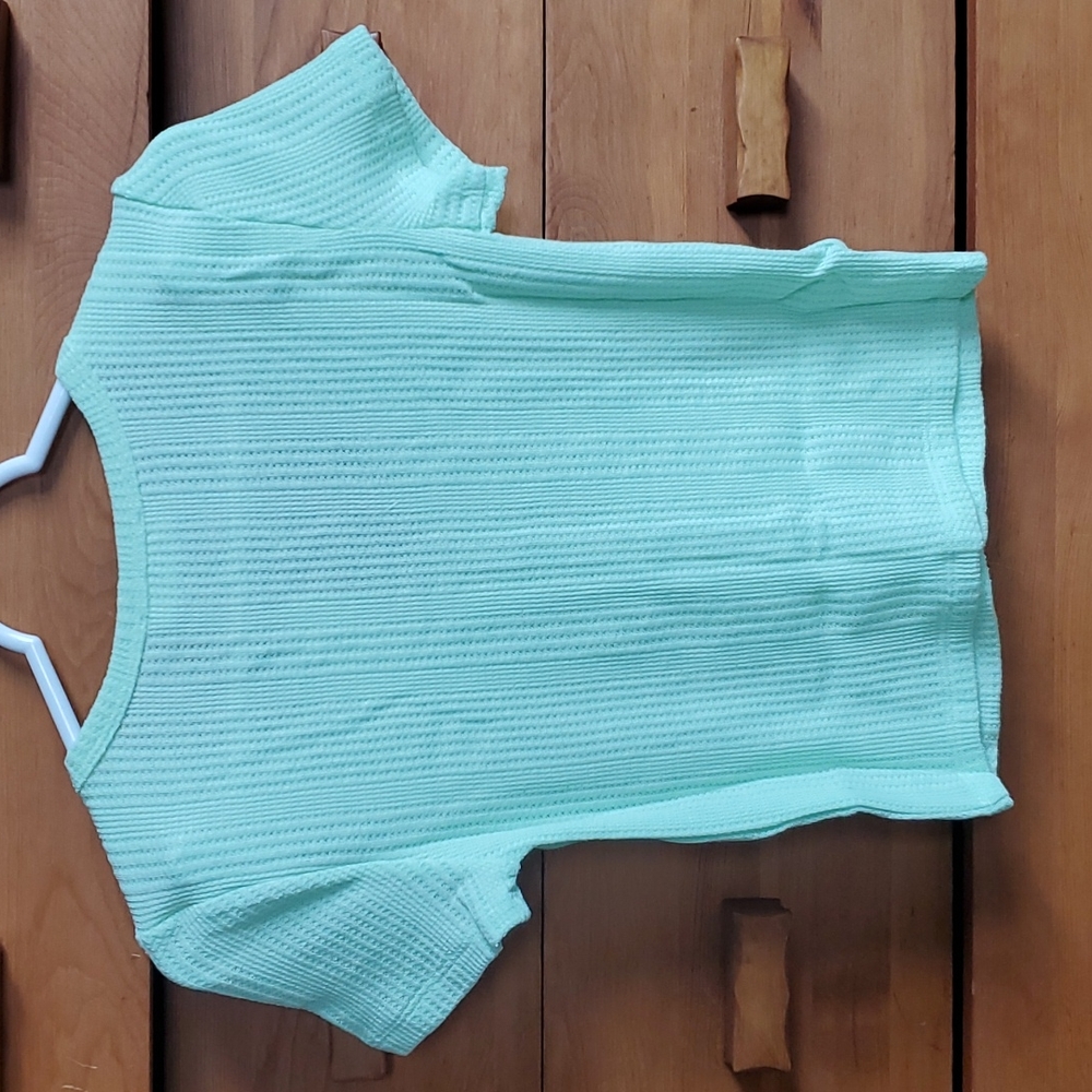 NWT Elodie: Waffle-Knit Short-sleeve Button-up Crop-tee, neon green - Picture 3 of 4